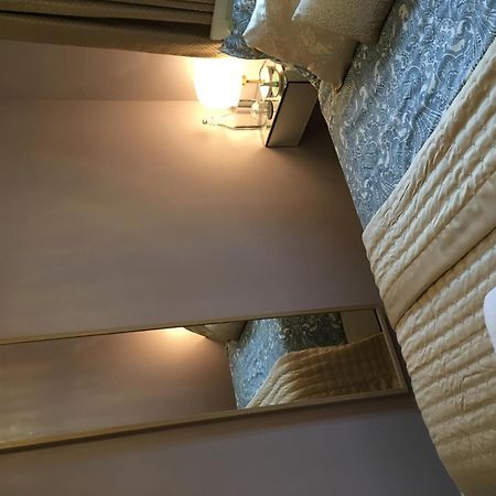 Leafy Suburban Bed And Breakfast Northwood  Ngoại thất bức ảnh