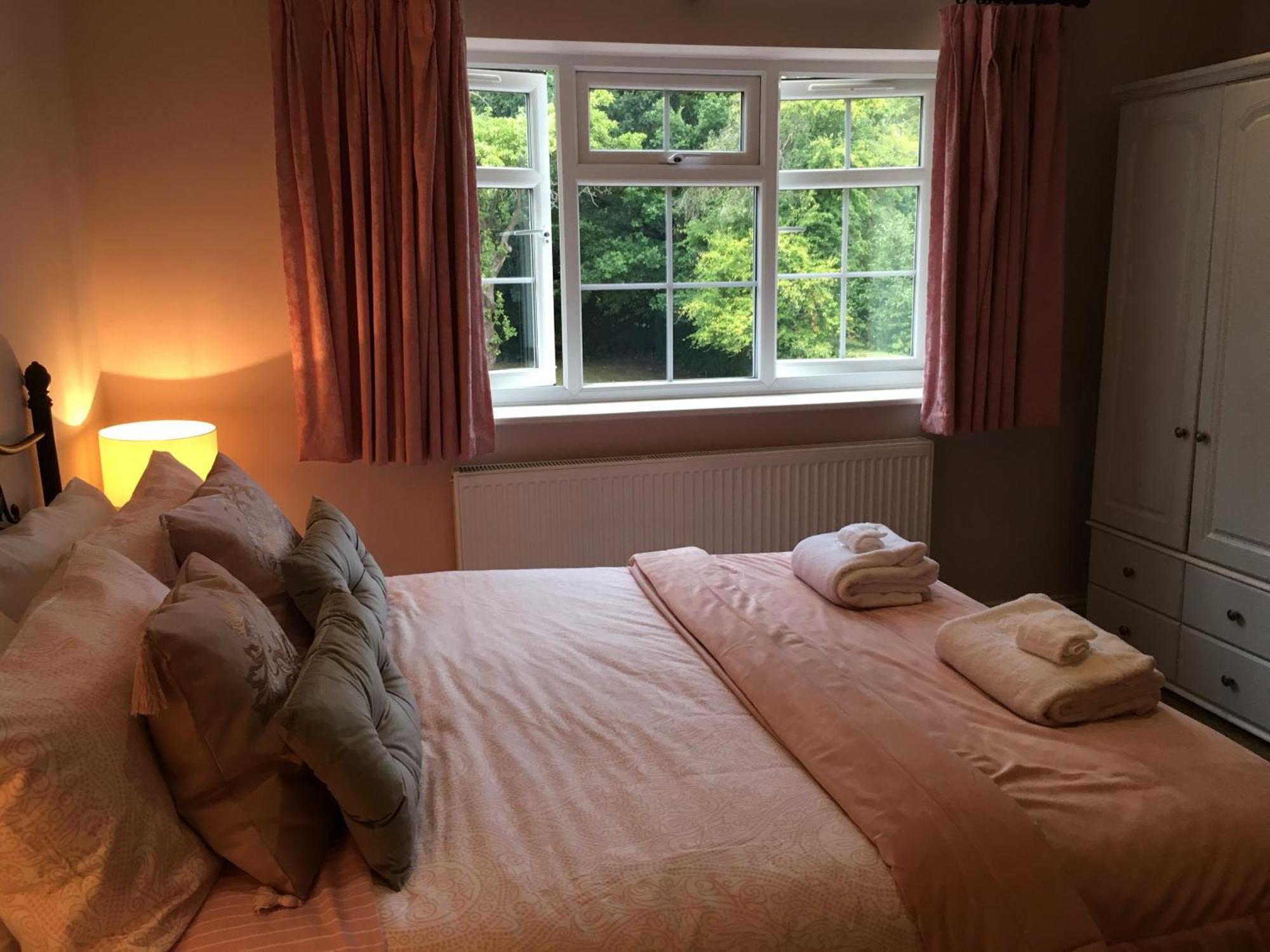 Leafy Suburban Bed And Breakfast Northwood  Ngoại thất bức ảnh
